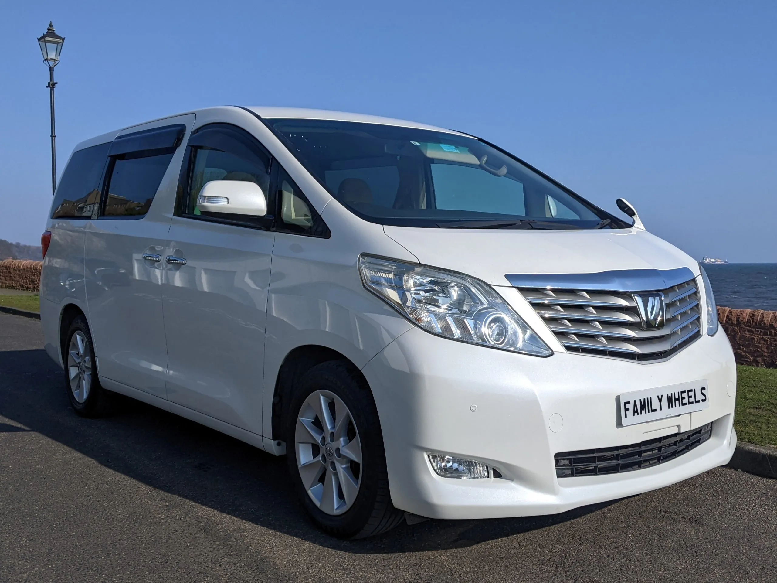 Toyota-Alphard-1-scaled